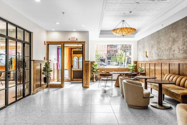 Interior - Historic Hotel West Market Square (Bangor)