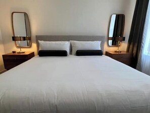 Iron/ironing board, WiFi, bed sheets