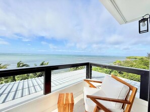Property grounds - Main House @ Pacific Pearl, Milton Bight (José Santos Guardiola)