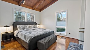 5 soverom, strykejern/-brett, wi-fi og sengetøy