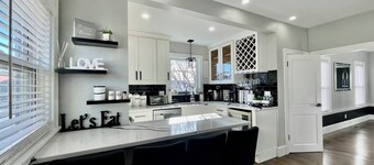 Stylish 2 Bedroom Home with Modern Features and Amenities—WIFI and Central Air