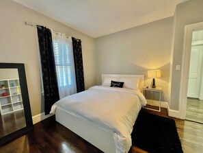 2 slaapkamers, een strijkplank/strijkijzer, wifi, beddengoed