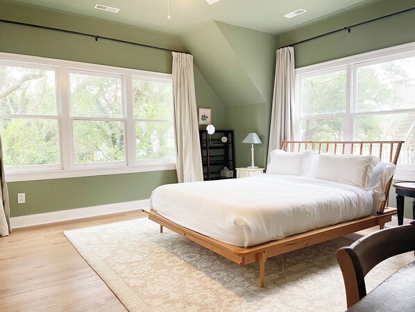 4 habitaciones, escritorio, wifi y ropa de cama