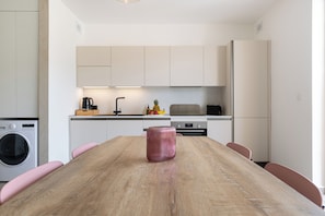 Comfort Apartment, 3 Bedrooms, Balcony, Bay View | Private kitchen | Full-sized fridge, microwave, oven, stovetop - Gozo Dive Residence (Munxar)