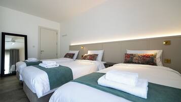 Laptop workspace, blackout curtains, iron/ironing board, free WiFi