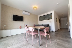 Comfort Apartment, 3 Bedrooms, Balcony, Bay View | Living area | 36-inch TV with satellite channels - Gozo Dive Residence (Munxar)