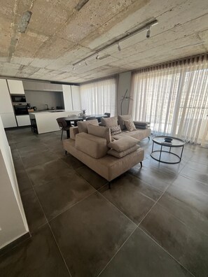 Penthouse, 3 Bedrooms, Hot Tub, Bay View | Living area | 36-inch TV with satellite channels - Gozo Dive Residence (Munxar)