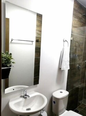 Handtücher, Seife, Toilettenpapier