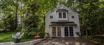 Gorgeous Historic Carriage House with fine furnishings and modern amenities