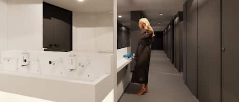 Capsule Cocoon | Bathroom