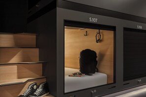 Female Capsule Cocoon | Soundproofing, free WiFi