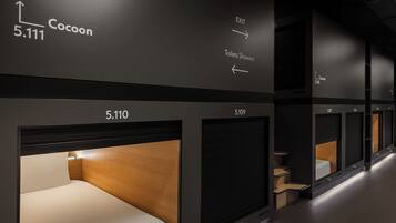 Dormitorio compartido, solo para mujeres, para no fumadores | Insonorización y wifi gratis