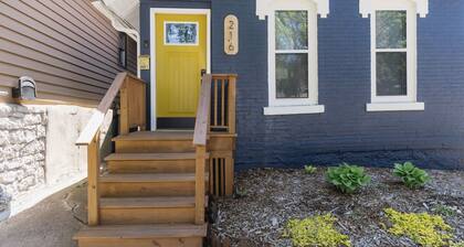 Charming 1-bedroom house in delightful Winona with WiFi, AC and PRIVATE PATIO