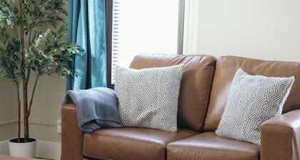 Charming 1-bedroom house in delightful Winona with WiFi, AC and PRIVATE PATIO