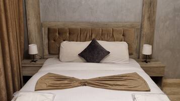 Apartment, 2 Bedrooms, Accessible, Smoking | 2 bedrooms