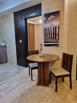 Apartment, 2 Bedrooms, Accessible, Smoking | Living room | Flat-screen TV