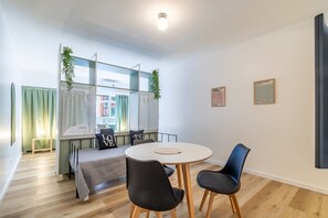 Dining - Cozy Renovated Studio in Recoleta (Ciudad Autónoma de Buenos Aires)