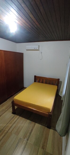 3 bedrooms, WiFi, bed sheets - Country house in Imaruí, SC. (Imaruí)