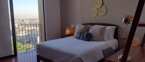 2 bedrooms, iron/ironing board, free WiFi