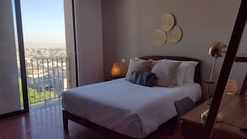 2 bedrooms, iron/ironing board, free WiFi