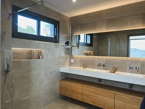 シャワー、ヘアドライヤー