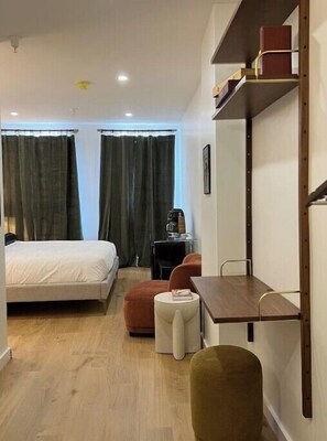 Skrivebord, Wi-Fi, sengetøj