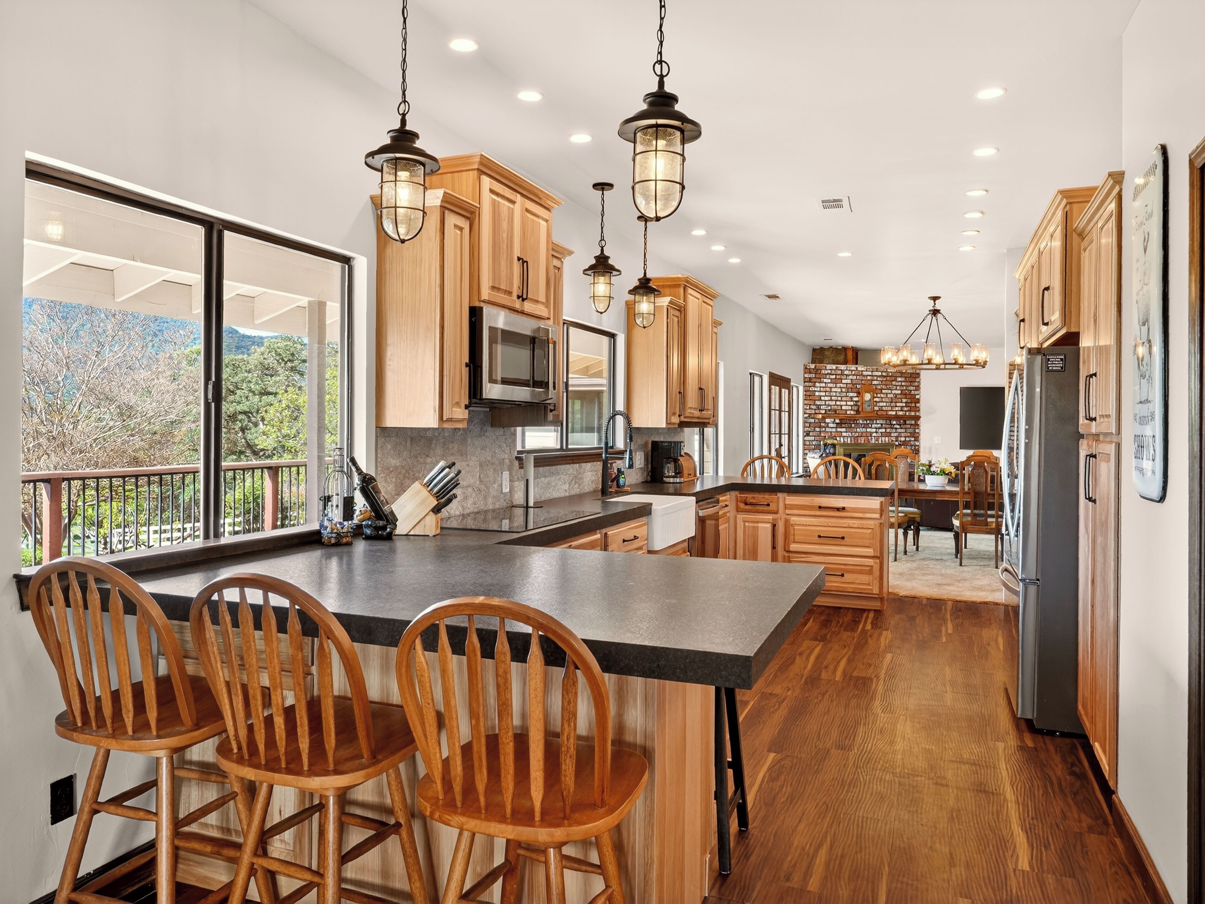 冰箱、微波炉、烤箱、炉灶