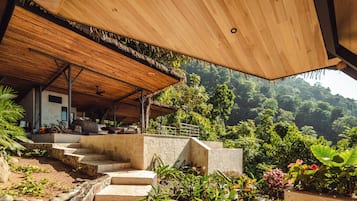 Luxury Villa, Ocean View | Private kitchen