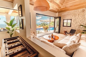 Luxury Villa, Balcony, Ocean View (Ron Ron) | Living area
