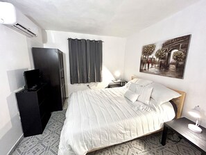 5 quartos, ferros/tábuas de passar roupa, Wi-Fi, roupa de cama