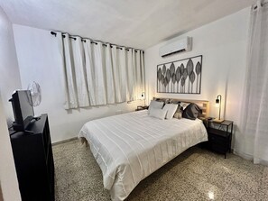 5 bedrooms, iron/ironing board, WiFi, bed sheets