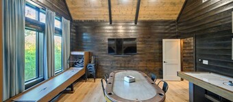 Luxe Spacious Cabin on Pond | Games, 2 acres