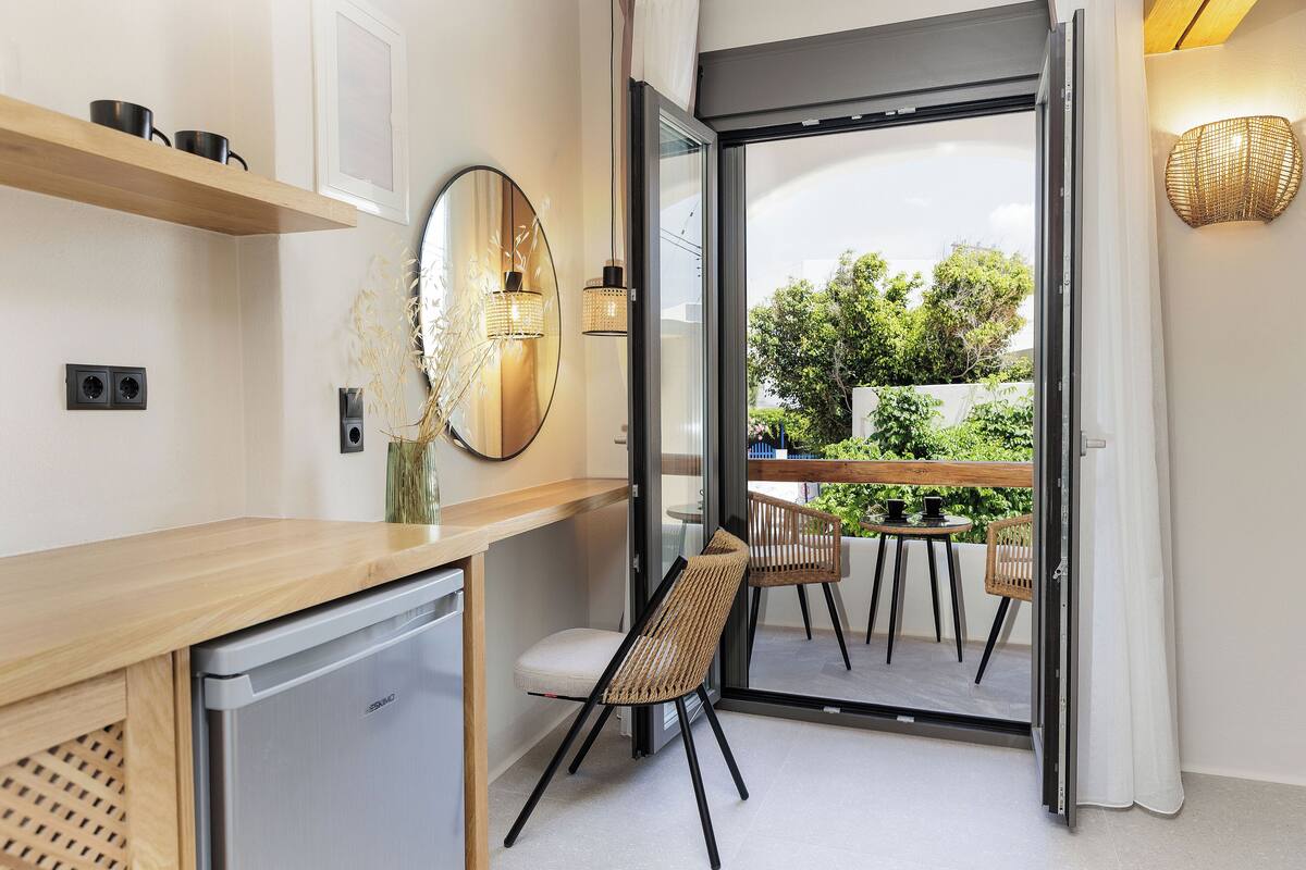 Double room | In-room safe, laptop workspace, blackout drapes, soundproofing