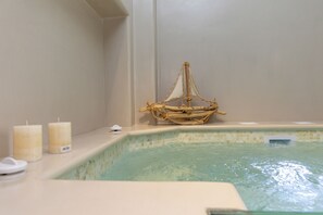 Double Room with Jacuzzi | Interior - Aesthete Suites (NAXOS)