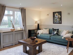 Living area - Carrog Y Coed Retreat (Llandwrog, near Caernarfon)