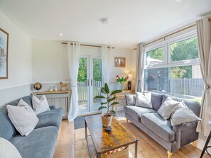 Living area - Carrog Y Coed Retreat (Llandwrog, near Caernarfon)