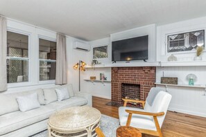 Unclassified image, 3 of 13, button