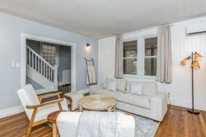 Unclassified image, 4 of 13, button