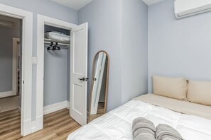 3 bedrooms, desk, iron/ironing board, travel cot