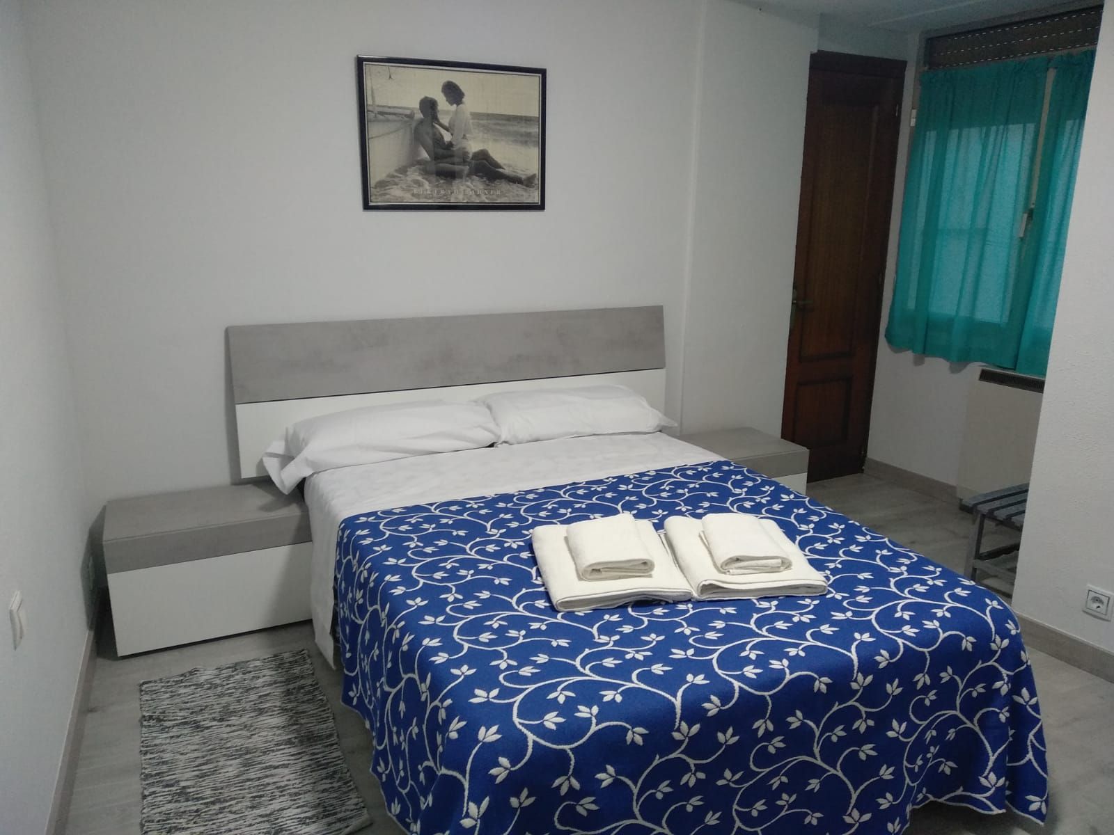 1 dormitorio, tabla de planchar con plancha, Internet y ropa de cama