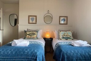 4 bedrooms, WiFi, bed sheets