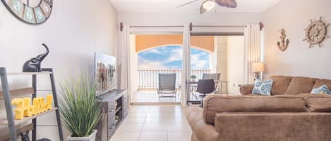 Apartment, 1 King-Bett und Schlafsofa, Balkon, Meerblick (Sonoran Sun SW 512) | Wohnbereich