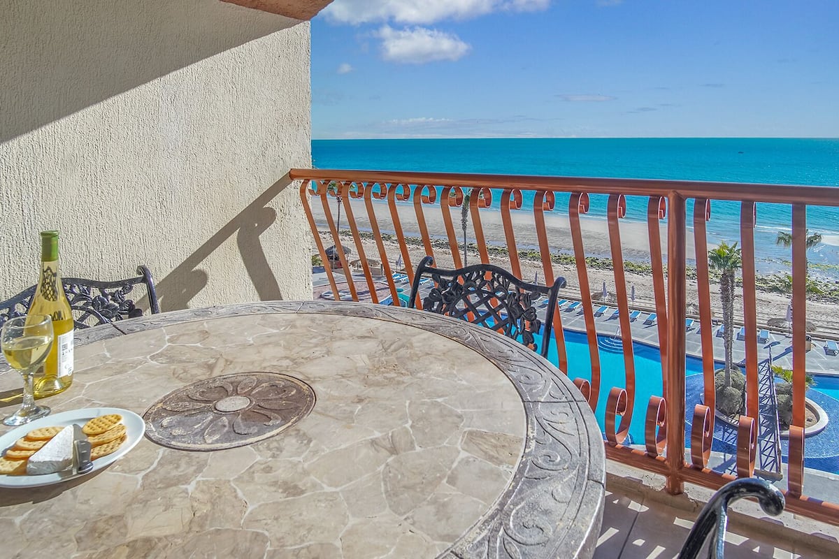 Leilighet, 1 kingsize-seng med sovesofa, balkong, havutsikt (Sonoran Sun SW 510) | Utendørsservering