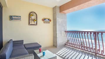 Kondominium, 1 Tempat Tidur King dengan tempat tidur Sofa, balkon (Sonoran Sun SW 711) | Teras/patio