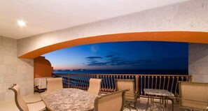 Appart'hÎtel, plusieurs lits, balcon, vue océan (Sonoran Sun SW 1002) | Restauration extérieure