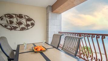 Condo, Plusieurs lits, balcon, vue sur l’océan (Sonoran Sun SE 604) | Restauration en plein air