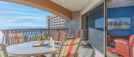 Apartment, Mehrere Betten, Balkon, Meerblick (Sonoran Sun SE 508) | Speisen im Freien