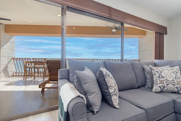 Condo, varias camas, patio, vista al océano (Sonoran Sun SE 807) | Área de sala de estar | Estación para reproductor de MP3