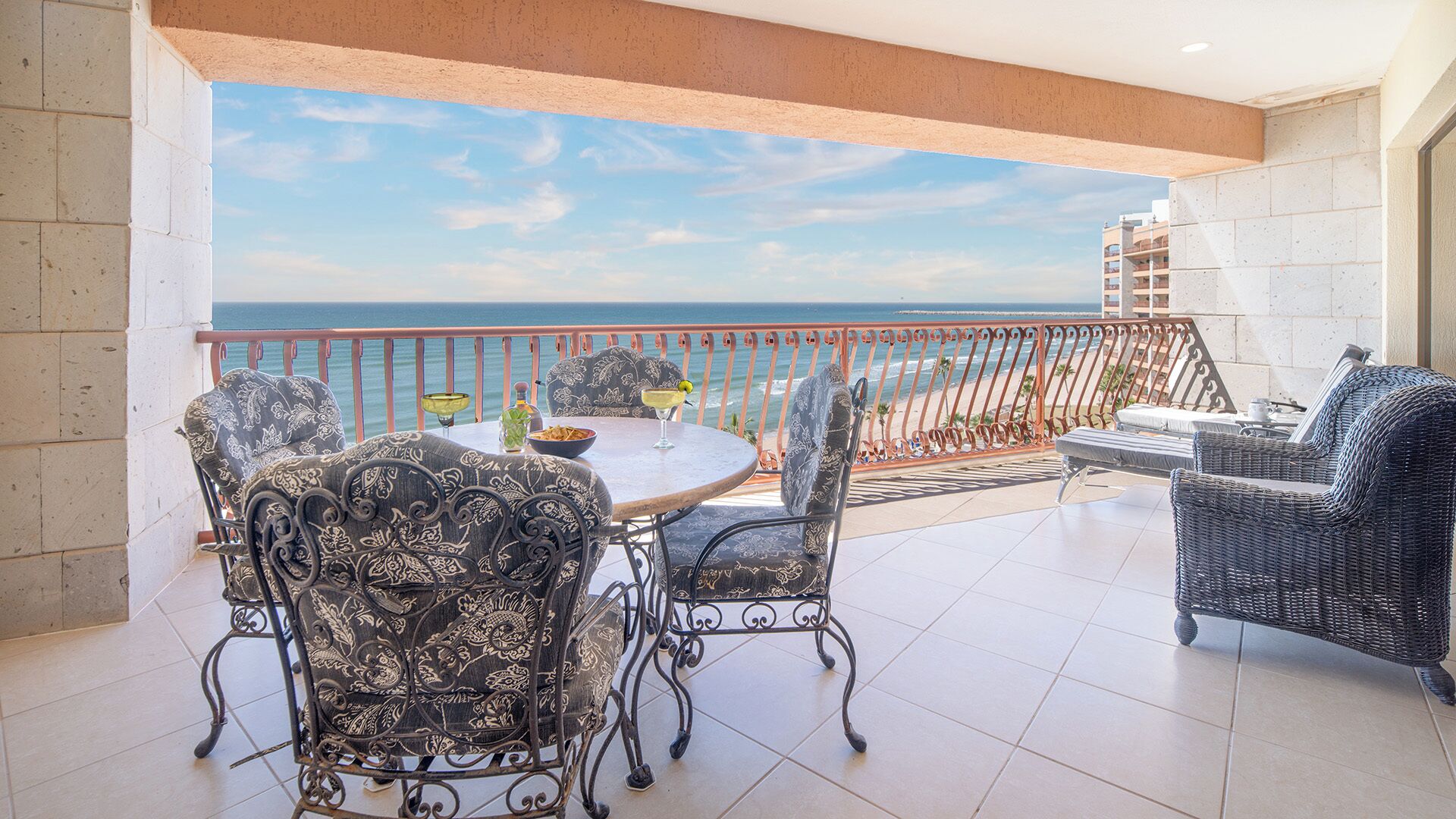 公寓客房, 多張床, 陽台, 海景 (Sonoran Sun SE 706) | 室外用餐