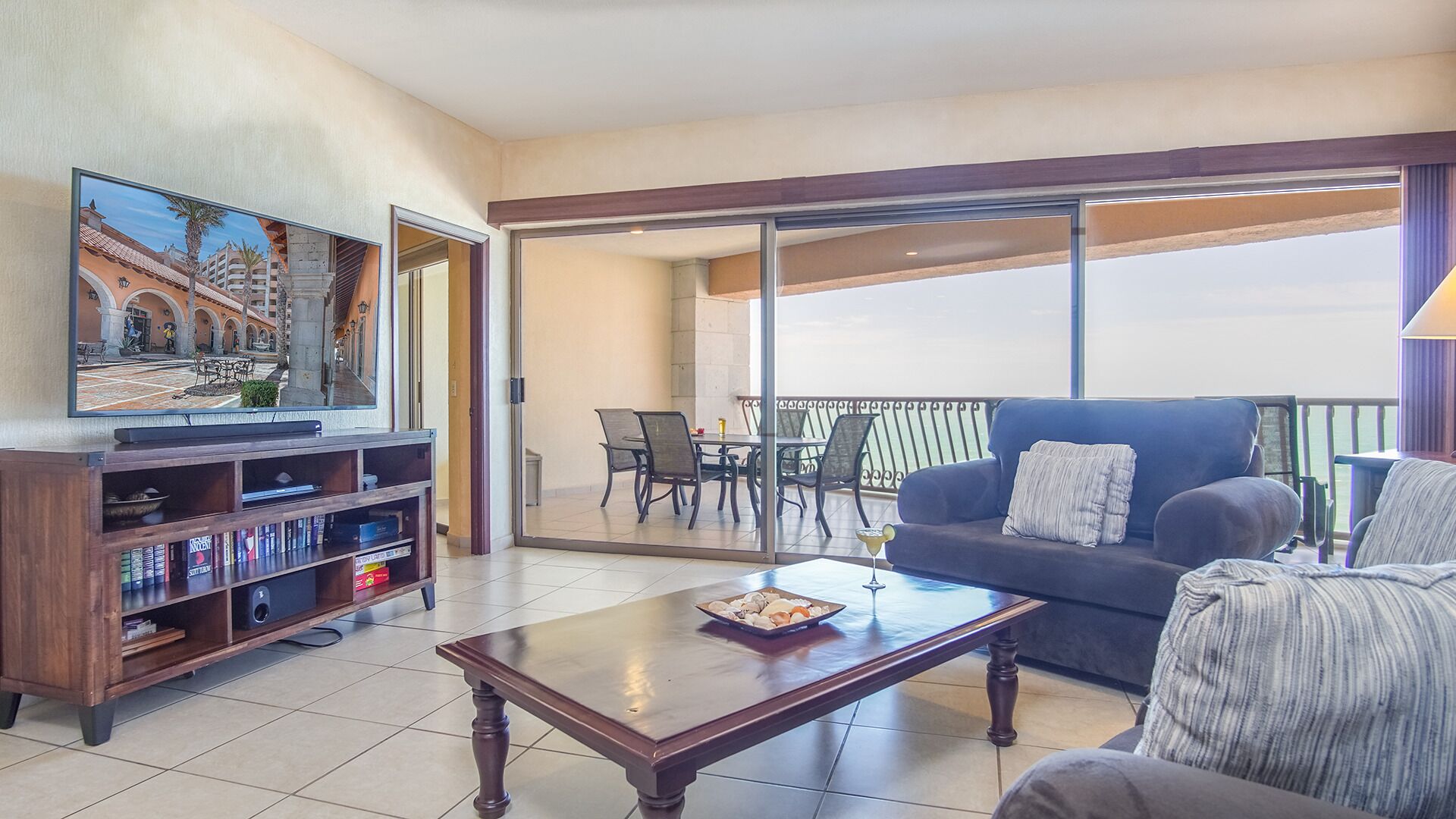 Appartement, meerdere bedden, balkon, uitzicht op oceaan (Sonoran Sun SE 605) | Woonruimte | Een mp3-dock